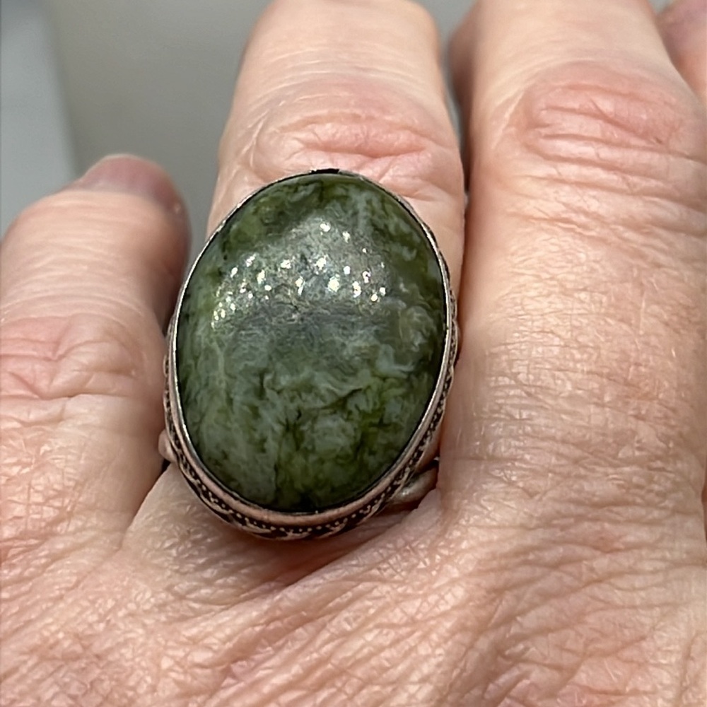 Serpentine Sterling Silver oval bezel set ring, size 7, 13.3 grams